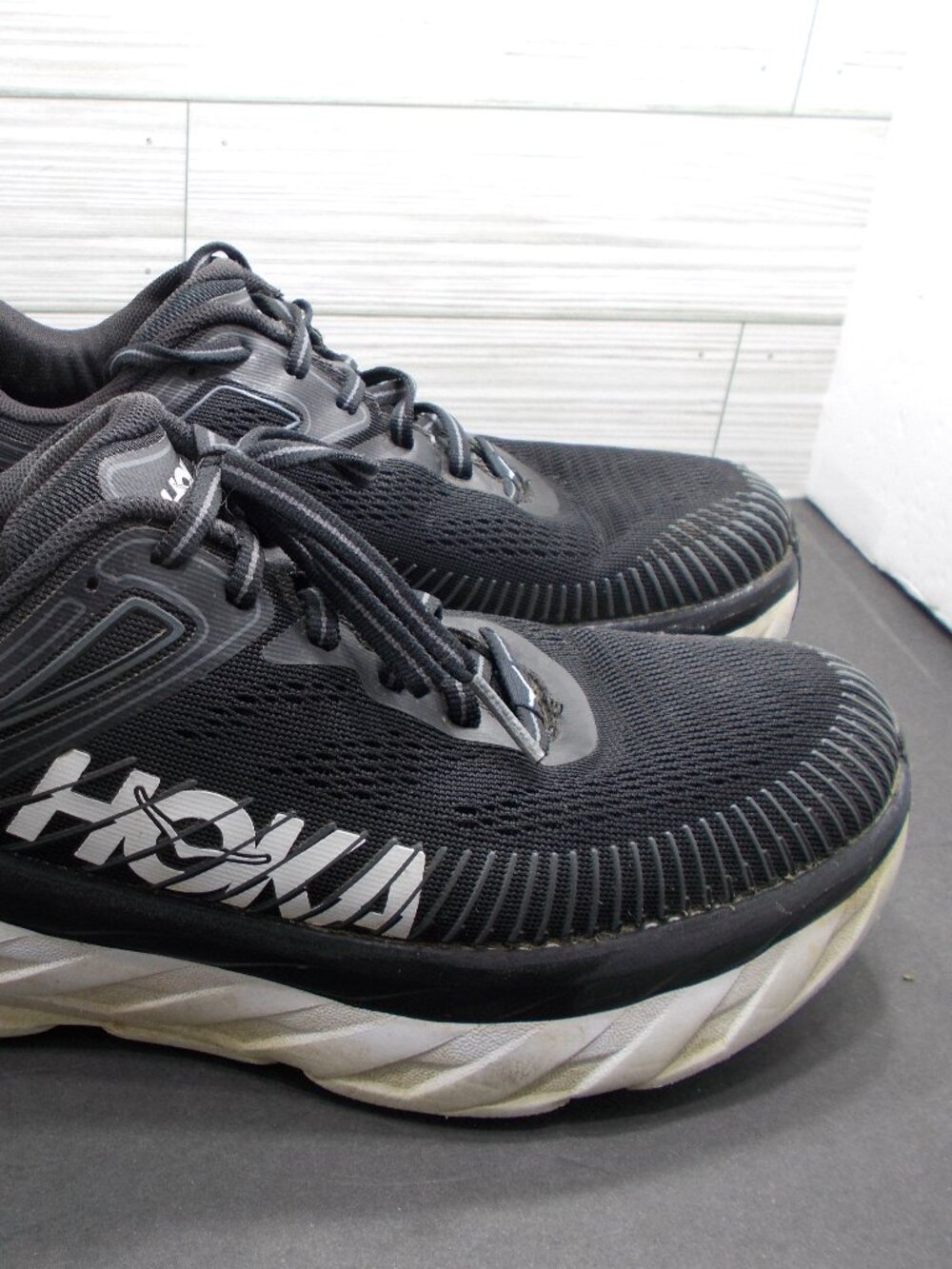 Hoka One One Bondi 7 Womens 8.5 Black White Running Shoes